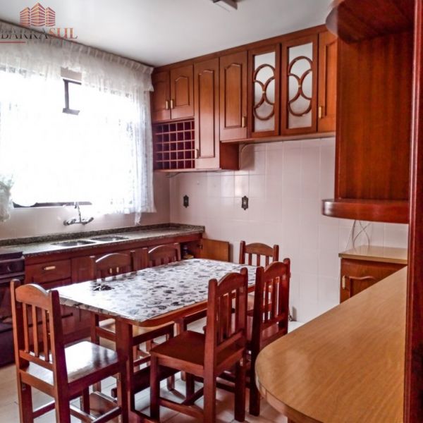 Casa com 02 terrenos Rua 1542