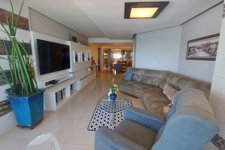 Tropical Summer Residence